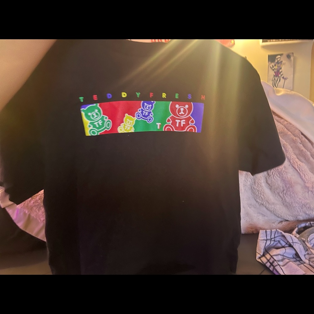 Low cropped teddy fresh shirt, size small and color black